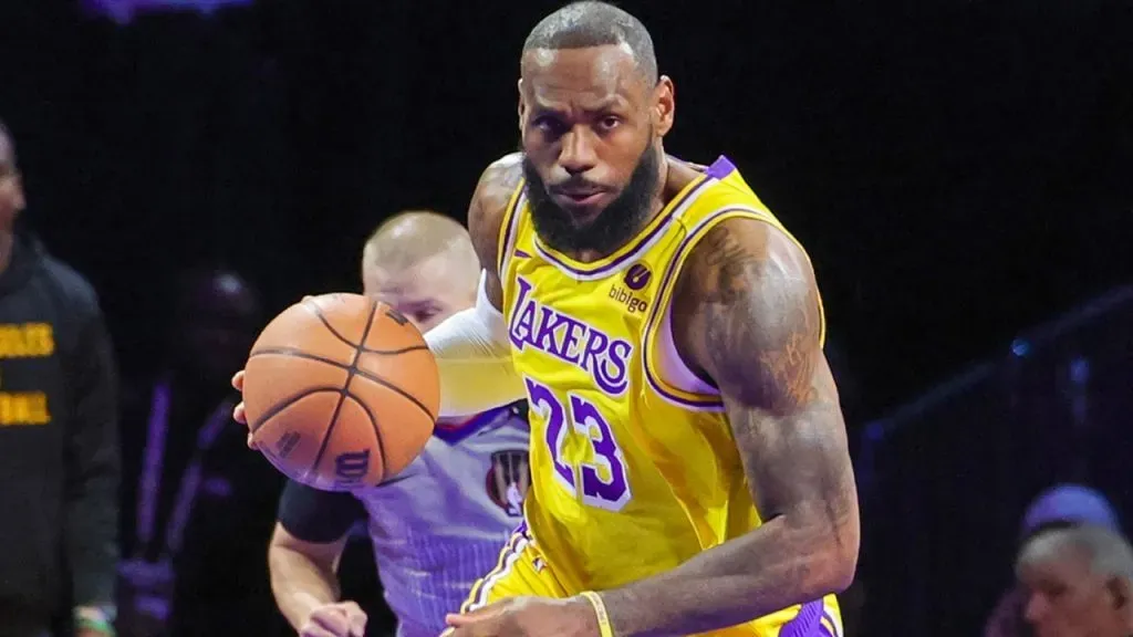 LeBron James viene de ganar el Torneo in-season y ahora se concentra en la temporada regular (Getty Images).