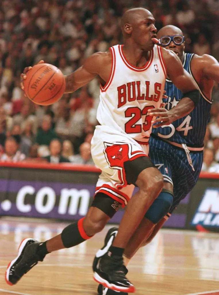 Jordan ataca ante Horace Grant en un mítico Bulls-Magic en 1996 (Getty)