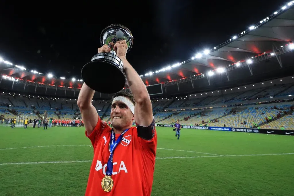 Tagliafico con la Sudamericana en el Maracaná. (Foto: Getty).