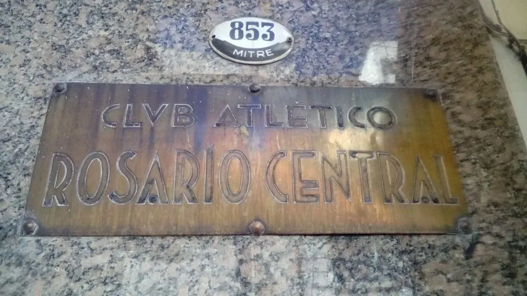 Cuando se decidió “castellanizar” el nombre original (Fútbol Rosarino)