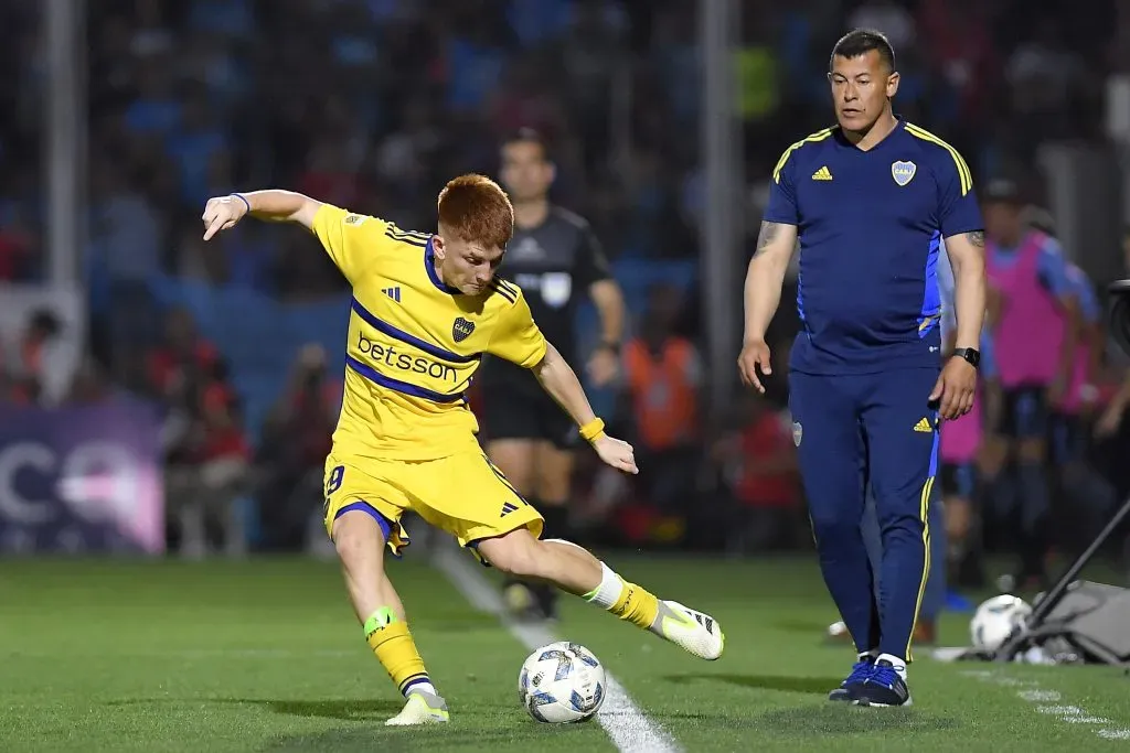 Valentín Barco y Jorge Almirón en el partido que Boca jugó contra Belgrano en Córdoba. Getty Images.
