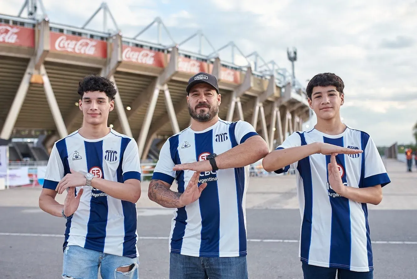 Talleres presenta su nueva indumentaria. (Prensa Talleres)