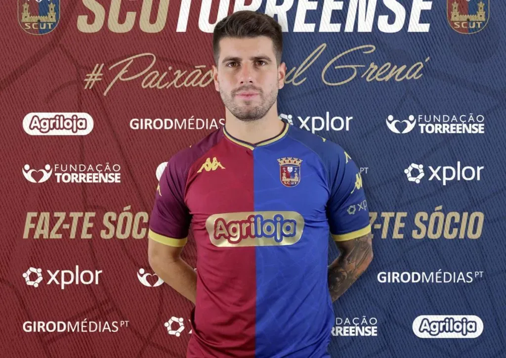 La presentación de Tomás Andrade en Portugal. (Foto: Torreense)