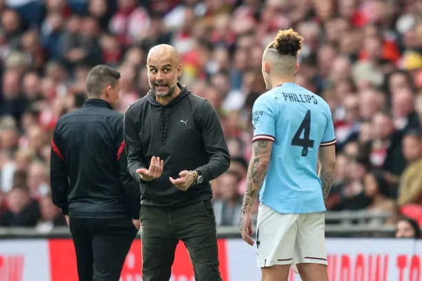 Guardiola reconoce no haber sido justo con las oportunidades dadas a Kalvin Phillips. (Photo by Robin Jones/Getty Images)