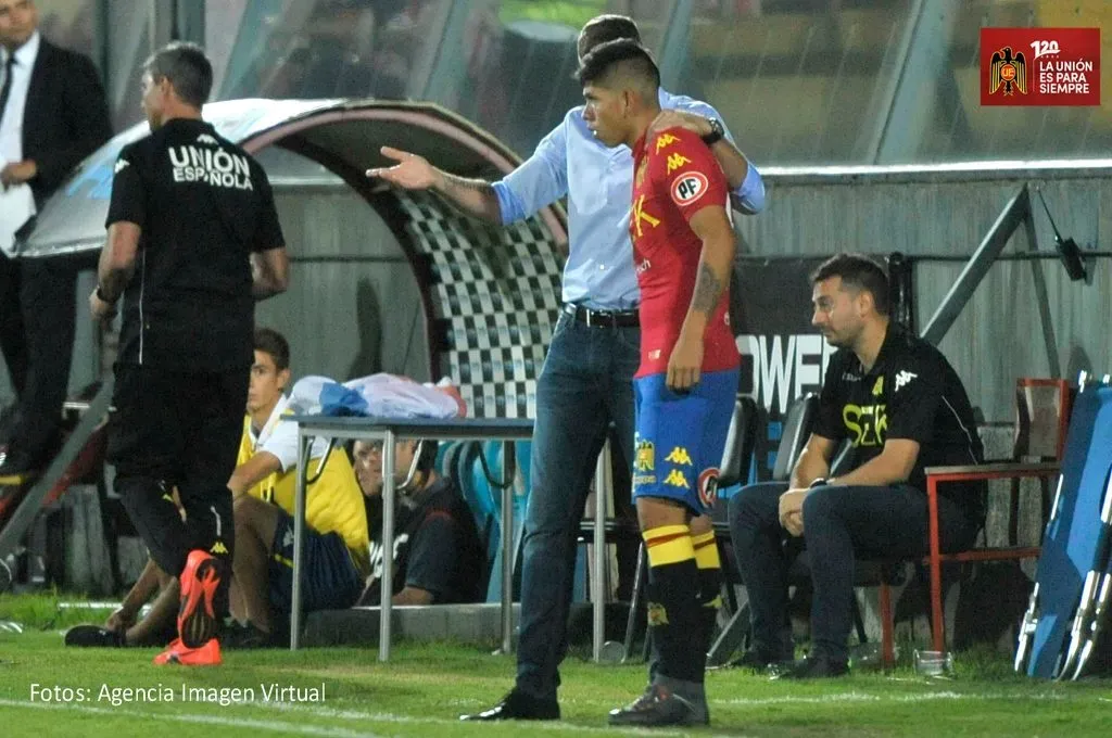 El día de su debut, en Unión Española y con Palermo de DT. Foto Facebook.