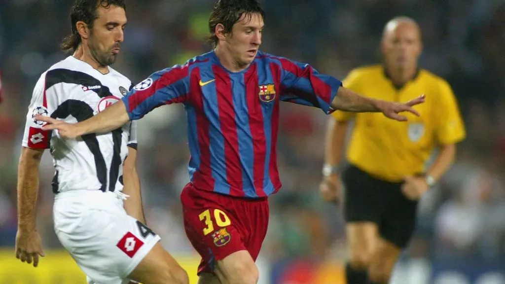 Messi marcó un antes y después en la historia del FC Barcelona y del fútbol mundial. (Photo by Luis Bagu/Getty Images)