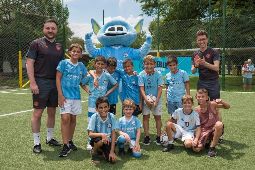 Actividades al aire libre con pelota para los pequeños hinchas del Manchester City. (Foto: Samba Digital)