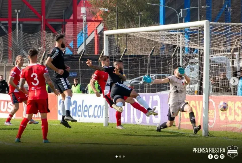 El NG de fondo. (Foto: Prensa Riestra).