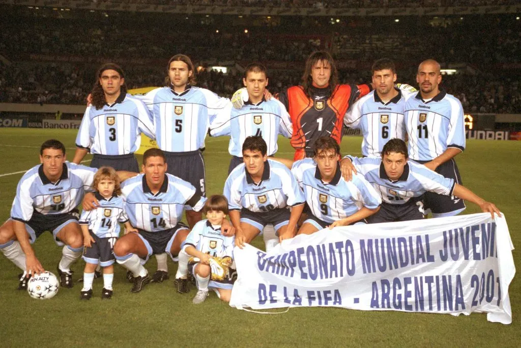 Sorin, Pochettino, Vivas, Burgos, Samuel, Veron, el “Kily” Gonzalez, Simeone, Ortega, Crespo y Gallardo. (Foto: Imago)