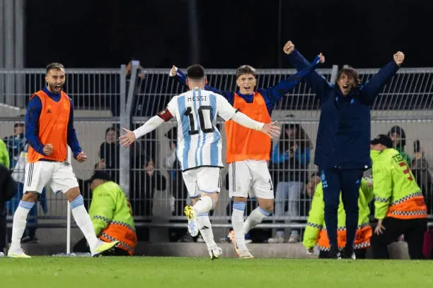 Garnacho y Messi comparten plantel en la Selección Argentina. (Photo by Matias Baglietto/NurPhoto via Getty Images)