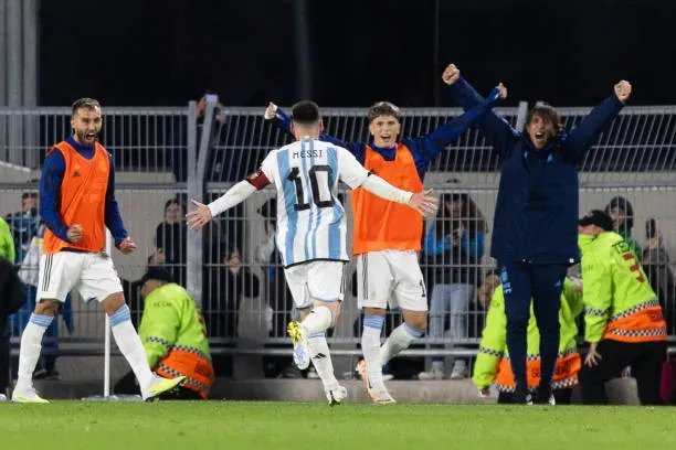 Garnacho y Messi comparten plantel en la Selección Argentina.  (Photo by Matias Baglietto/NurPhoto via Getty Images)