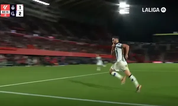 El gesto de Mikel Merino que provocó la burla de Pablo Maffeo (AS).