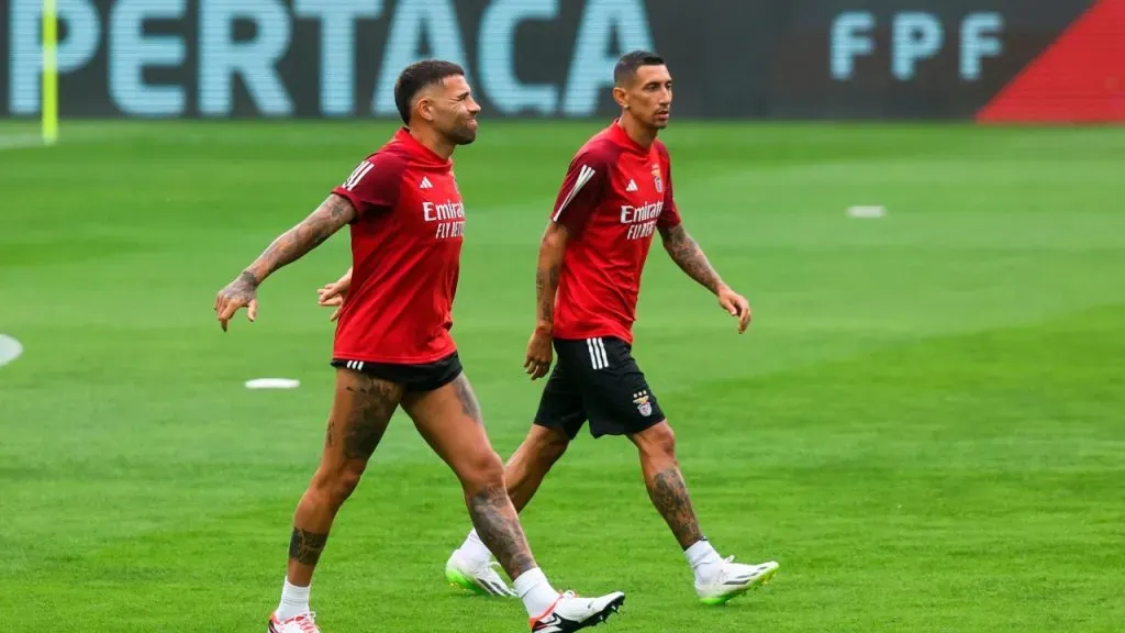 Otamendi, junto a Di María en las prácticas de Benfica (IMAGO / Atlantico Press).