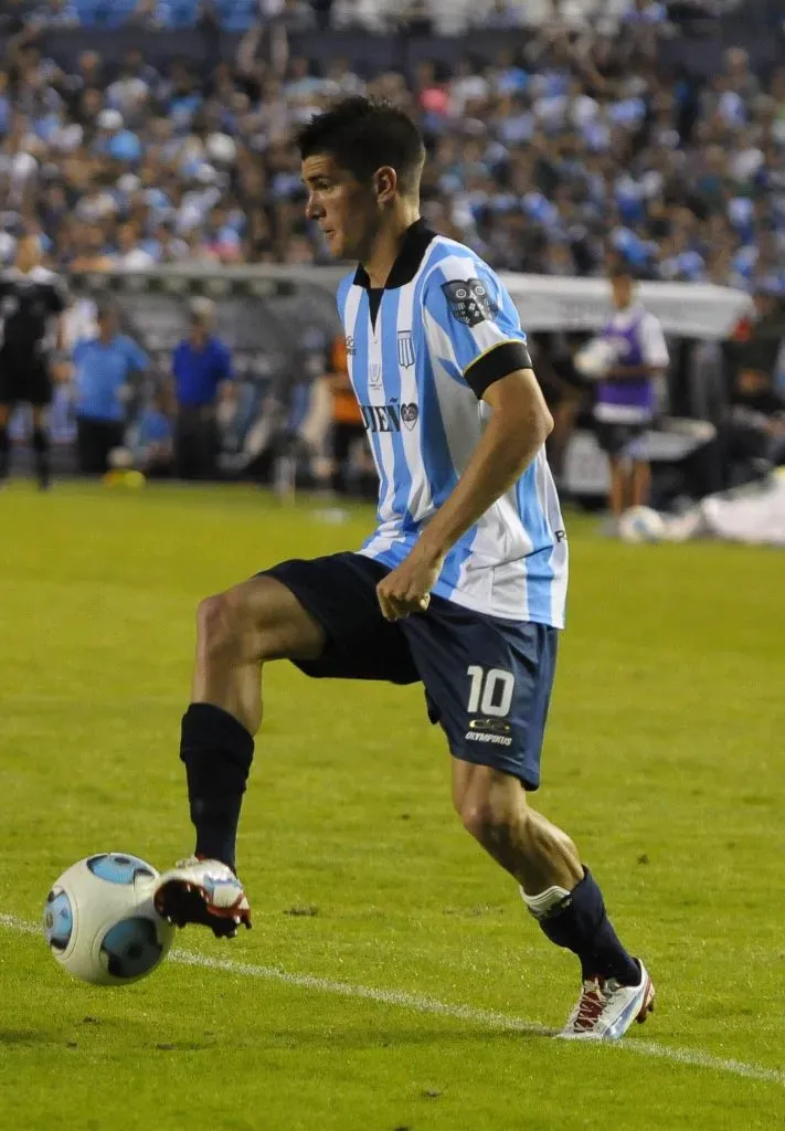 Rodrigo De Paul jugando en su primer ciclo con la camiseta de Racing. (IMAGO / Photogamma)