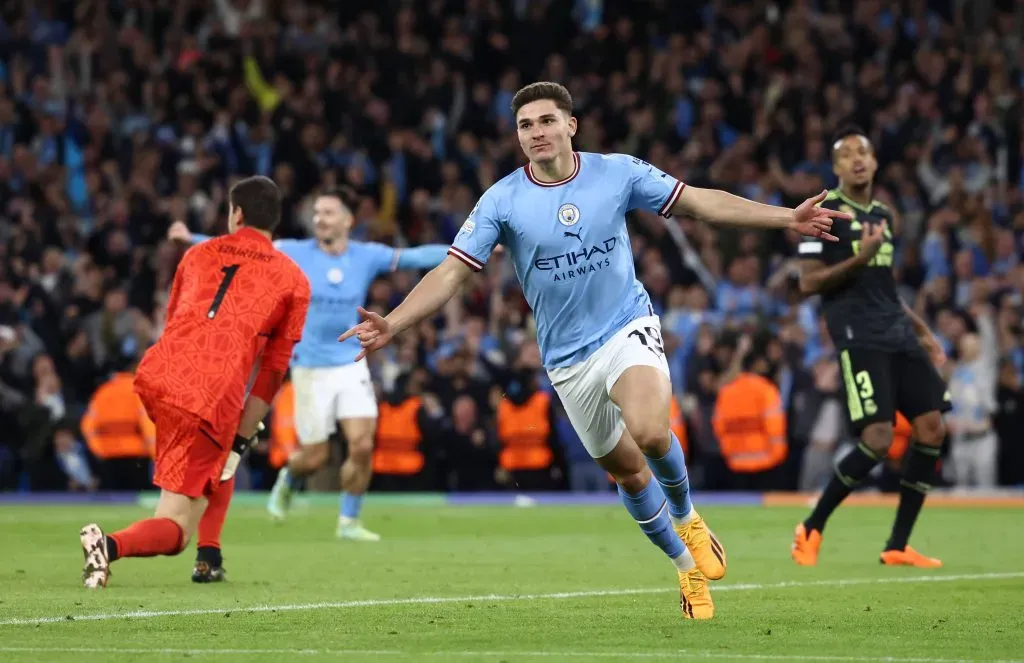 Julián Álvarez liquidó la serie ante Real Madrid la pasada temporada.