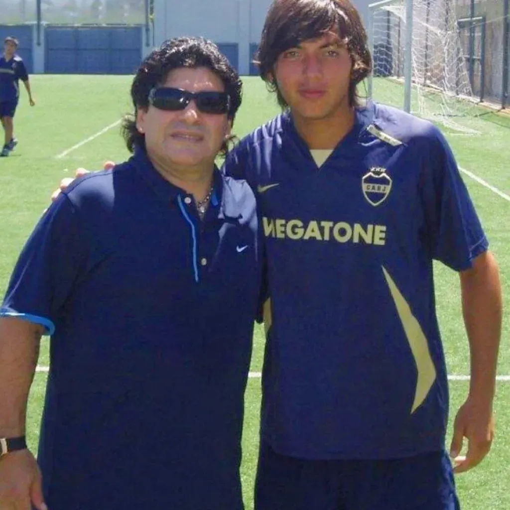 Benavídez, en las juveniles de Boca y una foto con Maradona (Instagram @exe.benavidez).