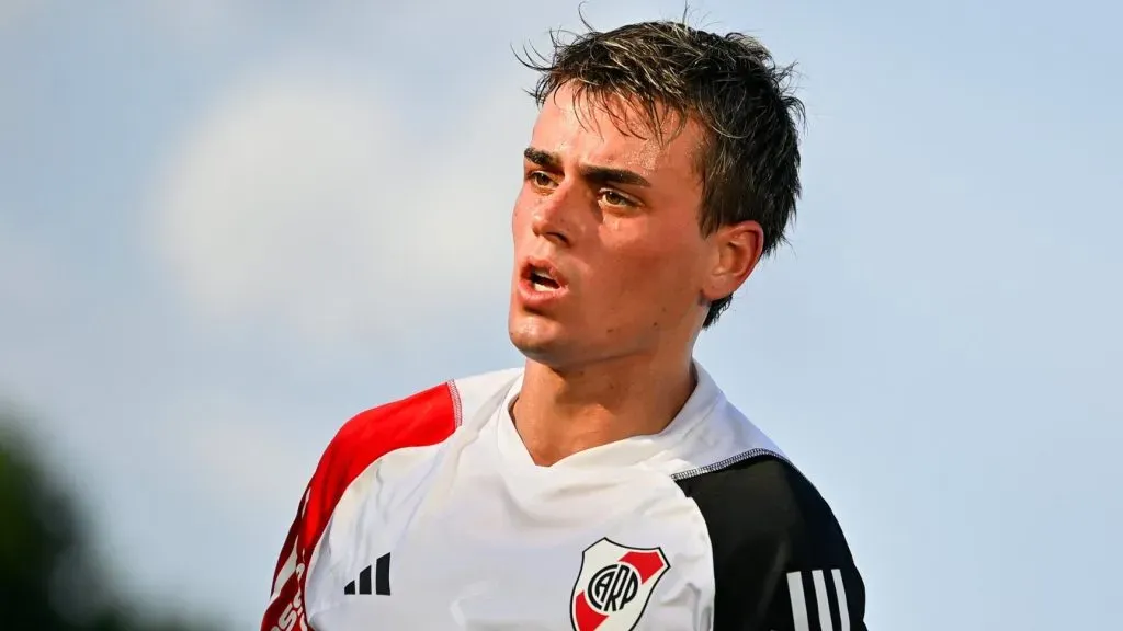 Nicolás Fonseca entrenando en River. (Foto: Prensa River)