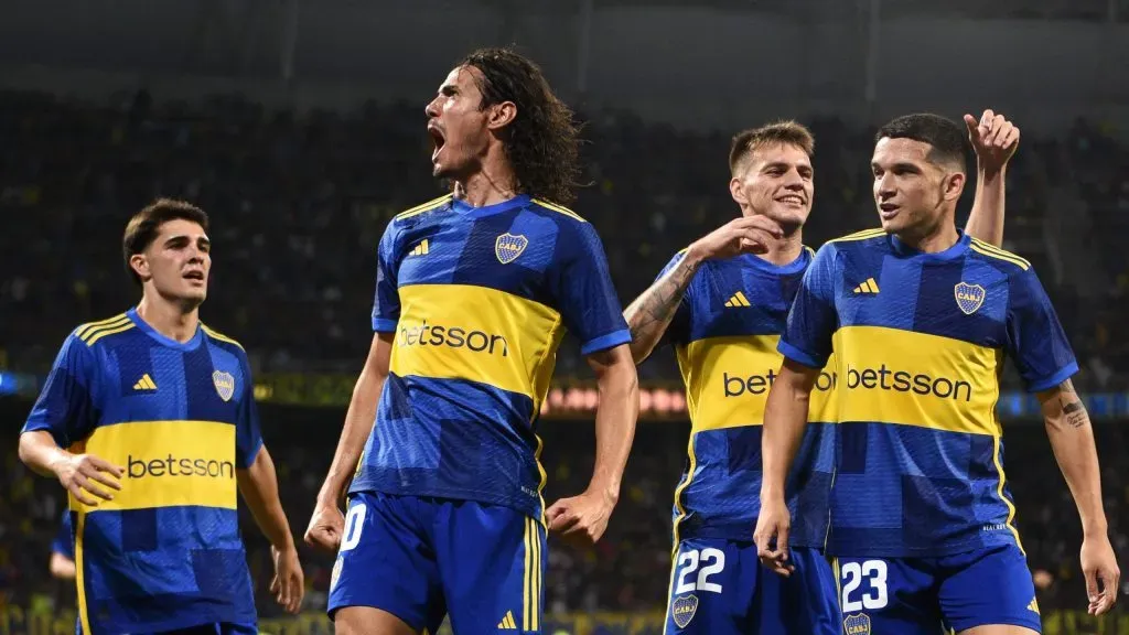 Edinson Cavani festejando un gol de Boca. (Foto: Getty)