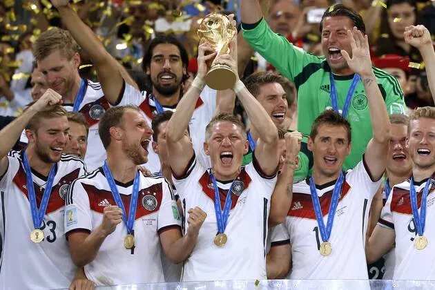 Schweinsteiger ganó su único título con Alemania en Brasil 2014. IMAGO / Sven Simon