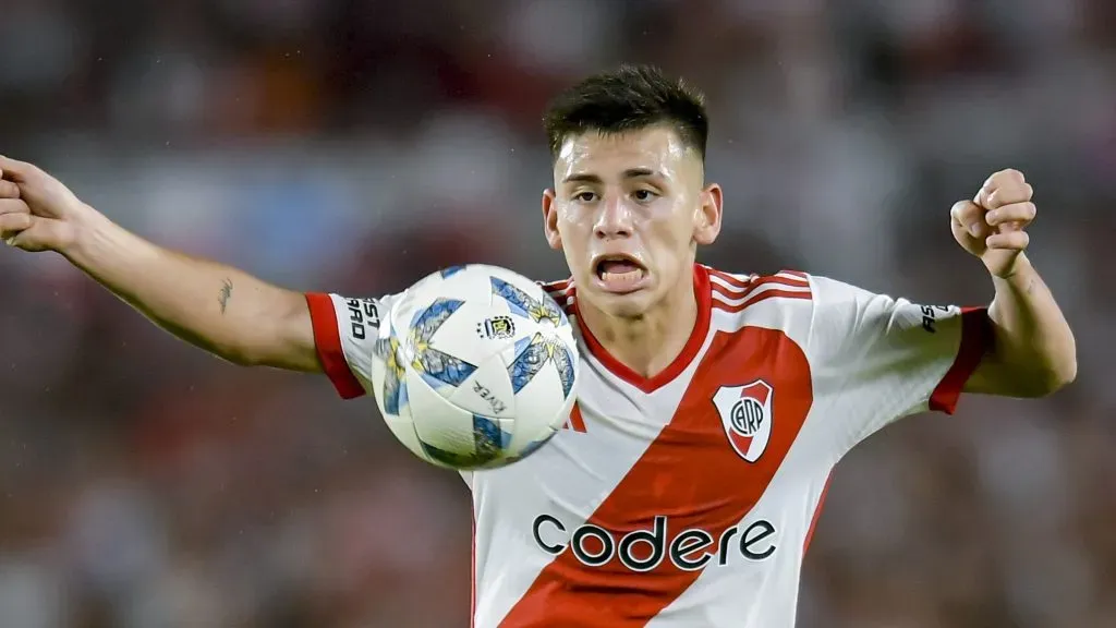 Buen ingreso de Echeverri ante Táchira.