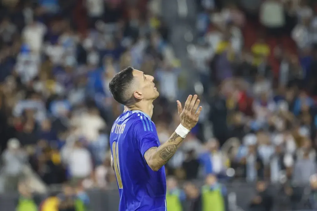 Si solo tuviera que pensar en fútbol, Di María jugaría en Rosario Central este año.