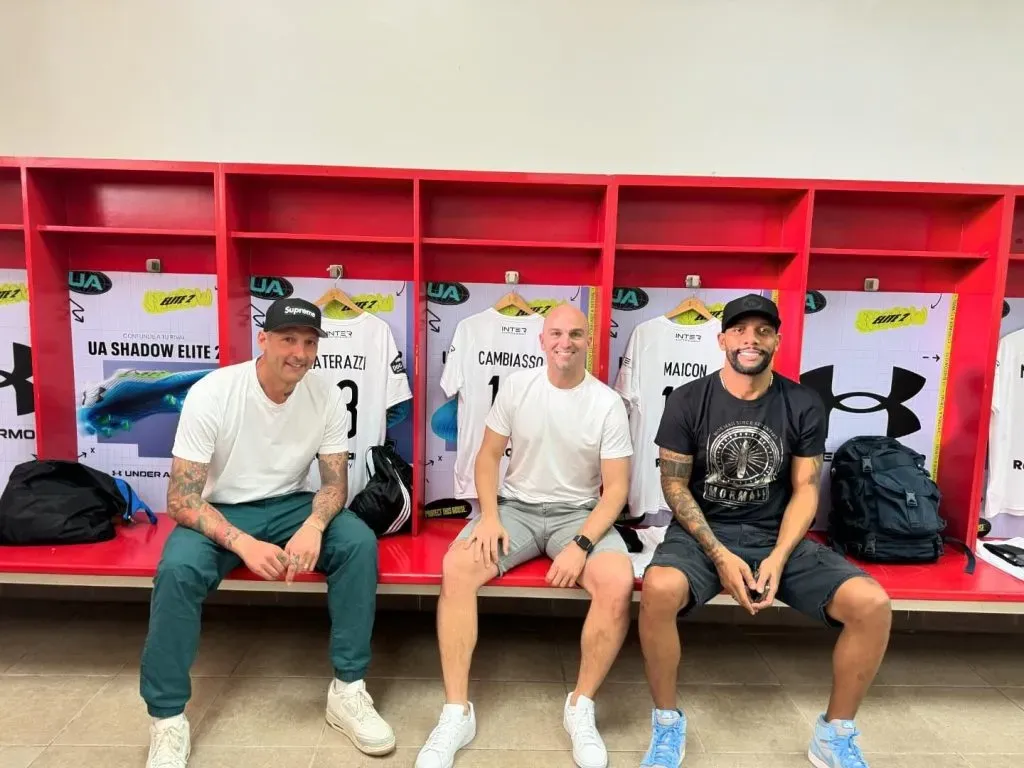 Materazzi junto a ‘Cuchu’ Cambiasso y Maicon en un evento en Chile en este 2024.