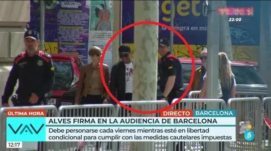 Las imágenes de Dani Alves que generaron gran indignación.