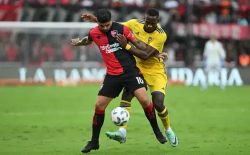 Luís Advíncula fue criticado por los hinchas de Boca. (Foto: Getty).