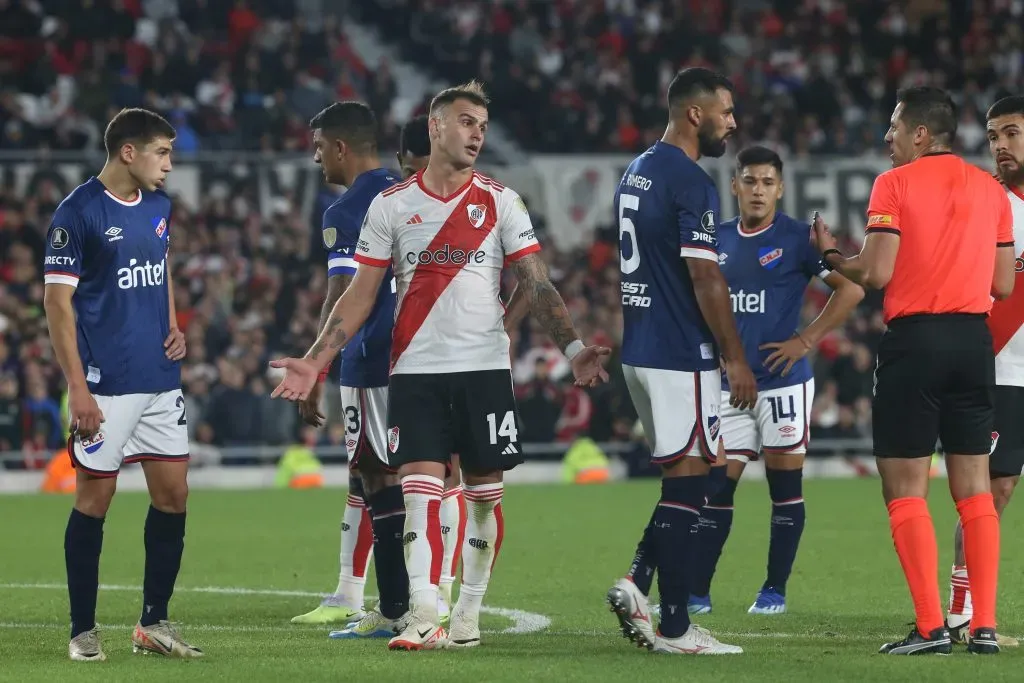 Cristian Garay, el árbitro chileno del partido. (Foto: Getty).