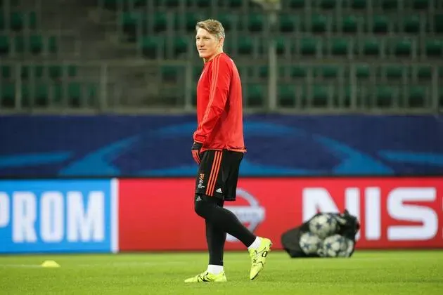 Bastian Schweinsteiger tuvo que entrenar durante tres meses sólo.