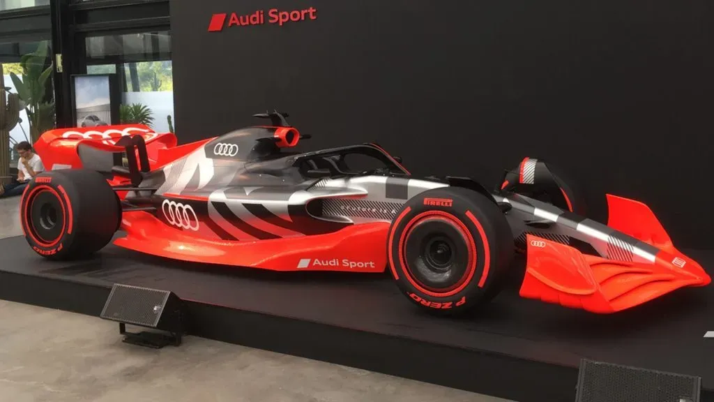 Audi presentará su propio monoplaza y buscará que Carlos Sainz lo conduzca.