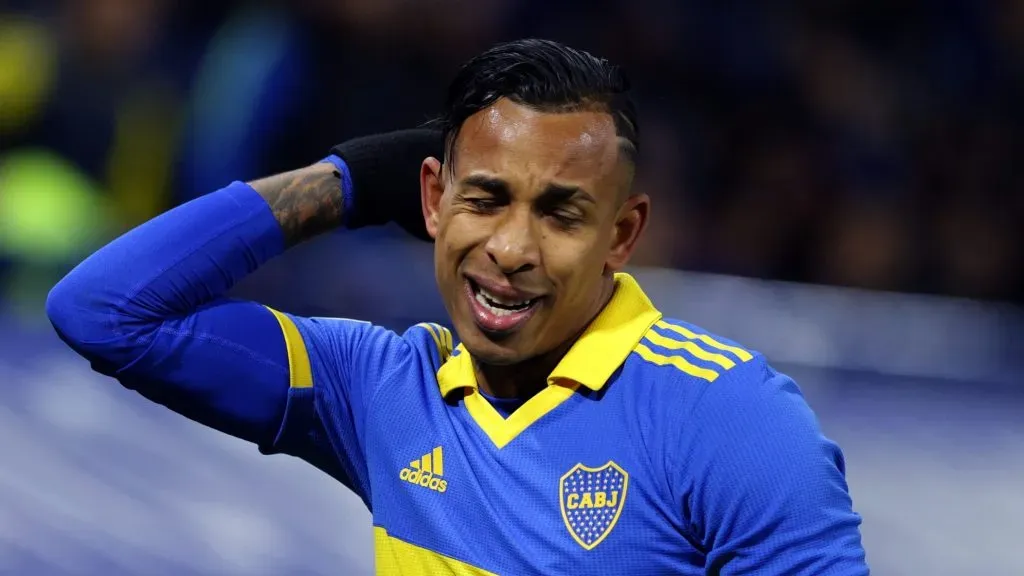 Sebastián Villa tiene pretendientes para salir de Bulgaria.