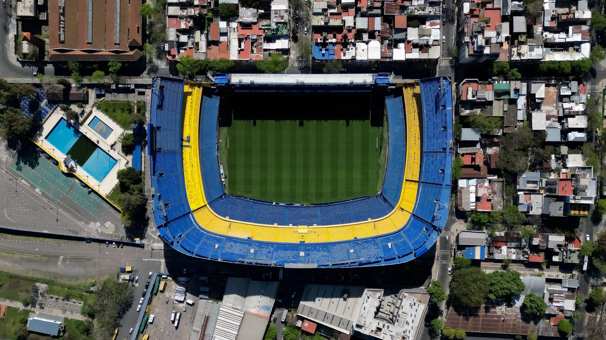 Juan Román Riquelme busca ampliar la capacidad de la Bombonera.