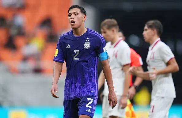 Giménez llegó a capitanear a la Selección Argentina durante el Mundial Sub 17.