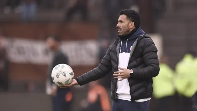 Tevez dirigió ante Platense su último partido en Independiente.