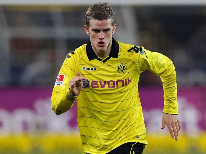 Volante central: Sven Bender