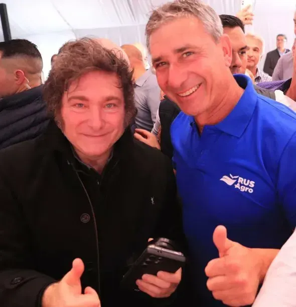 Milei junto a Abbondanzieri. (Foto: @AgenciaelVigia)