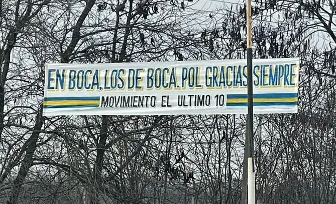 El pasacalle que apareció frente a Boca Predio. (Foto: Emiliano Raddi)