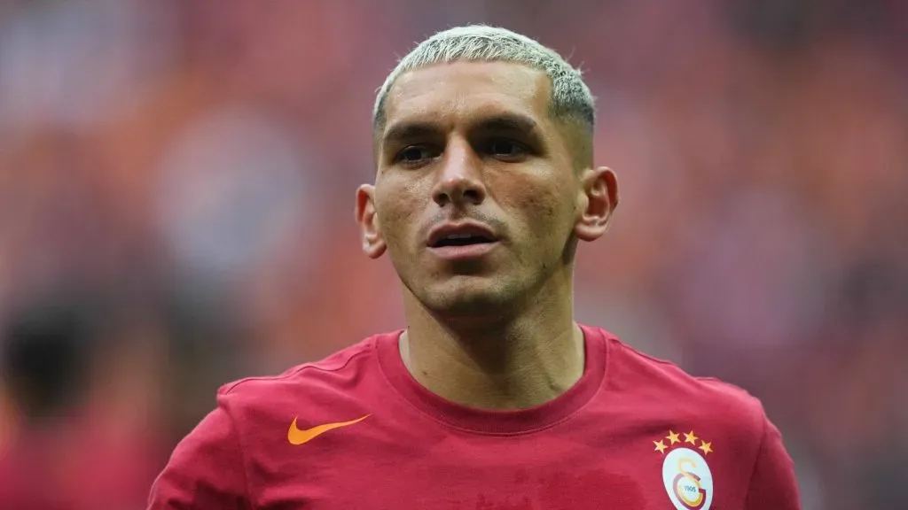 Lucas Torreira volvió a hablar de la posibilidad de jugar en Boca. (Foto: IMAGO)