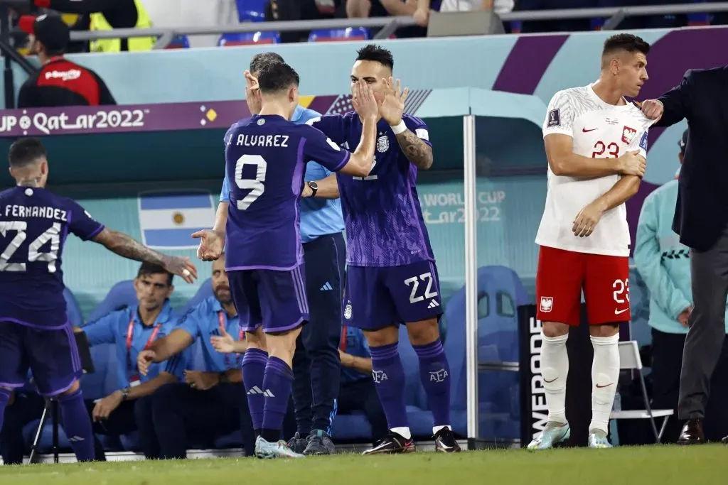 En Qatar empezó jugando Lautaro y terminó jugando Julián (IMAGO).