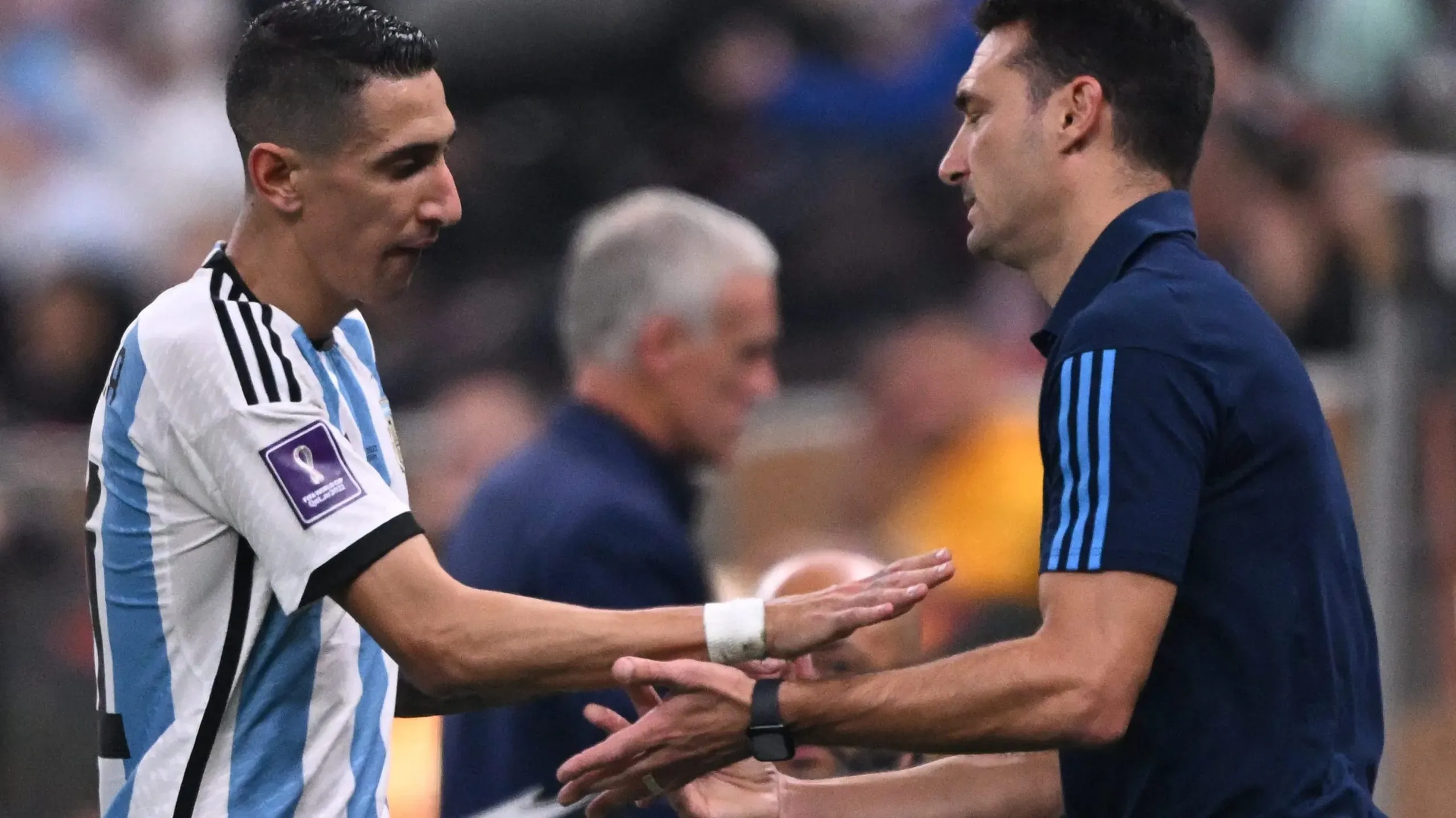 Ángel Di María y Lionel Scaloni en la Final de la Copa del Mundo de Qatar 2022.