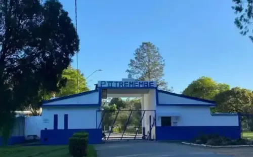 Entrada de la Penitenciaría II de Tremembé, donde Robinho está preso (The Sun)