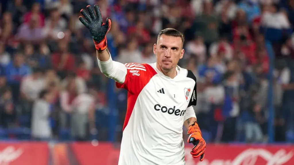 River quiere competencia para Farnco Armani.