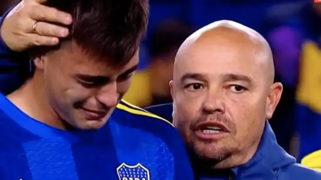 Aaron Anselmino, llorando tras el final de partido. (Foto: Captura)