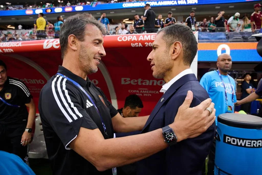 El entrenador argentino le ganó el duelo táctico al mexicano.