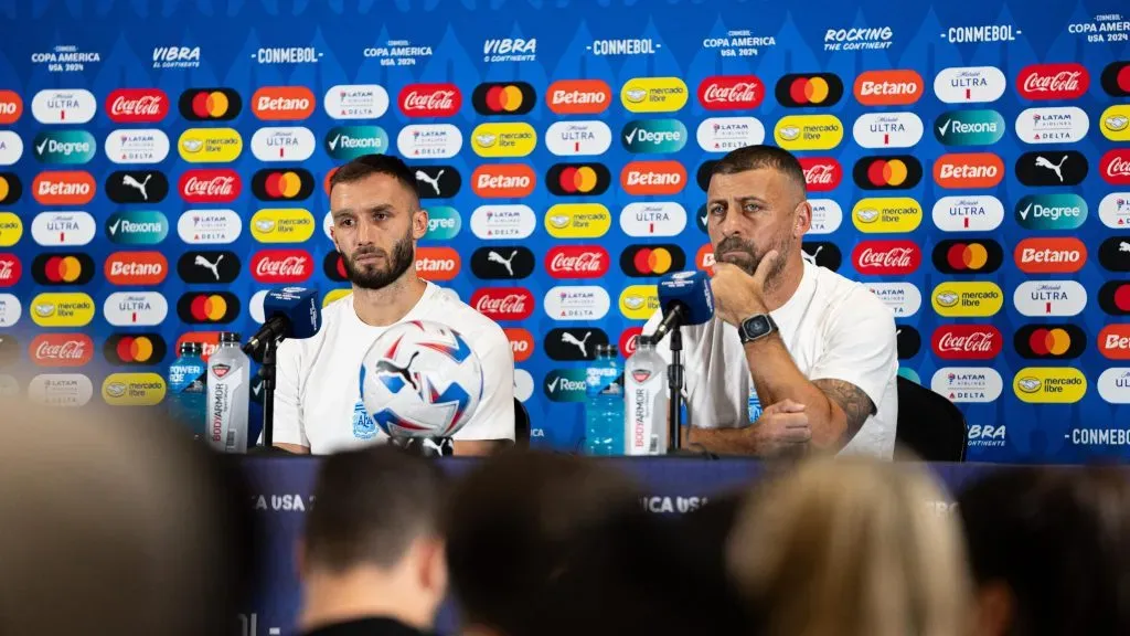 Germán Pezzella habló en conferencia de prensa junto a Walter Samuel. (Foto: Prensa AFA).