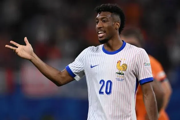 Kingsley Coman viajó para estar presente en el nacimiento de su cuarto bebé.