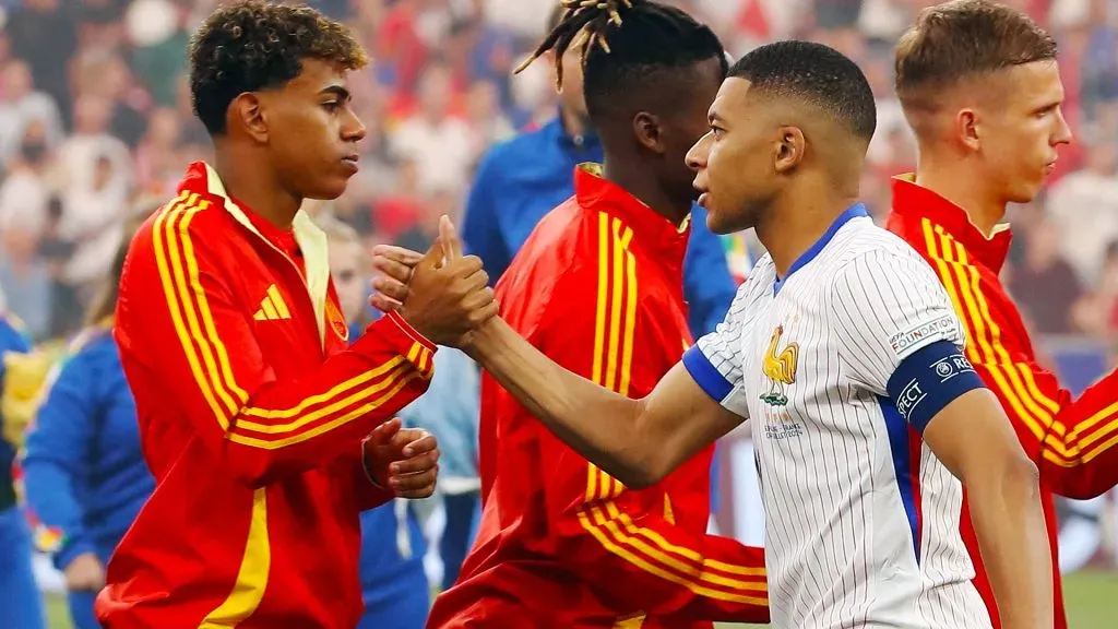 Kylian Mbappé le pidió su camiseta a Lamine Yamal luego del España vs. Francia
