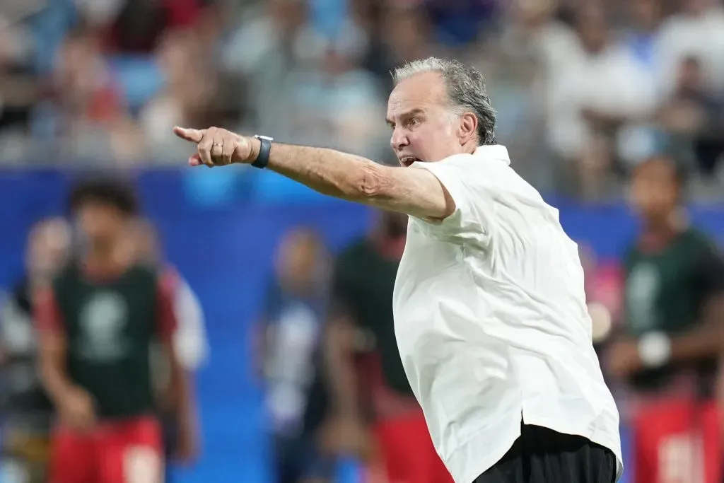 Marcelo Bielsa en el partido entre Uruguay y Canadá. (Foto: Getty).