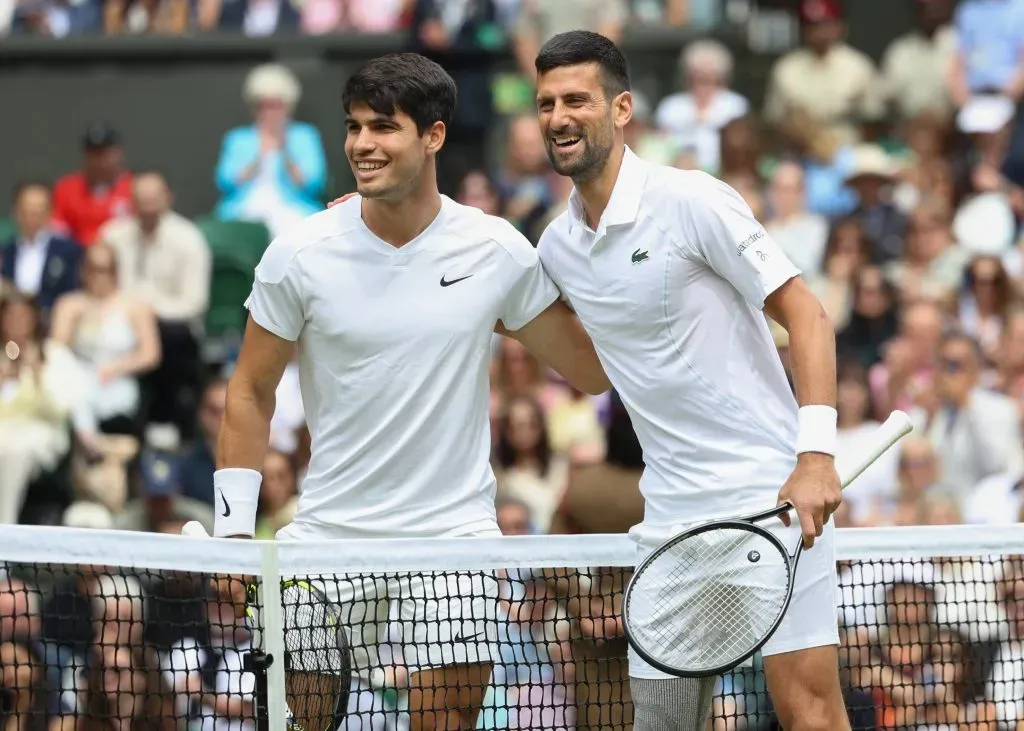 Carlitos y Nole en el saludo previo al inicio de la final. (Foto: IMAGO).